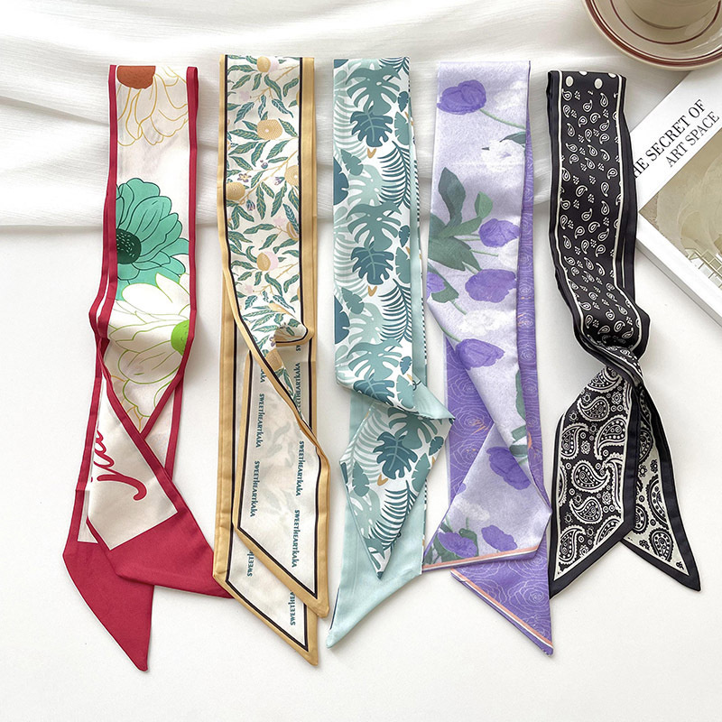 New luxury Brand Model Small S - Silk Neck Scarf 评论和价格